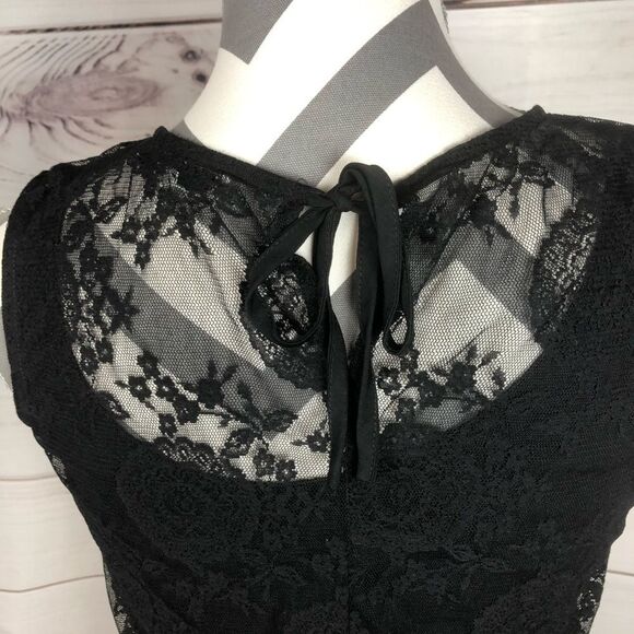 CAbi Black “Date Night Top” lace lined tunic size Extra Small - Picture 5 of 6